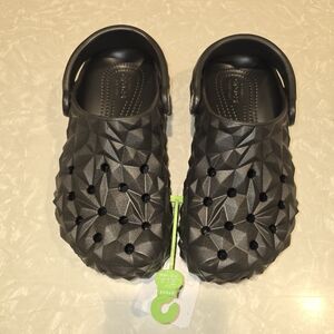 Crocs Classic Geometric clog